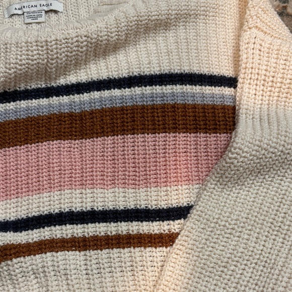 🩷American eagle Cream and pink Sweater - Picture 3 of 3